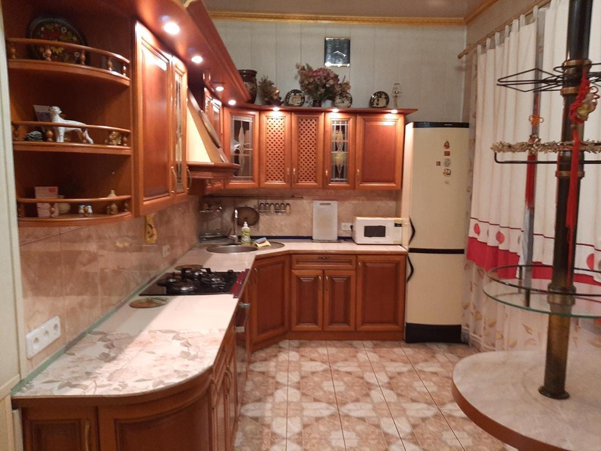 Куренiвський Двiр Kyjev Exteriér fotografie